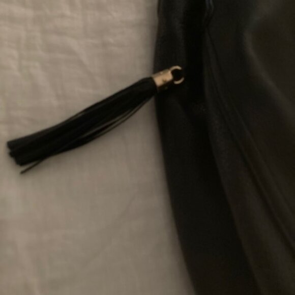 SOHO Gucci Black Largest SOHO Pebble Leather Shoulder Handbag - Picture 10 of 16